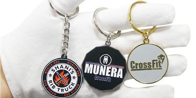 Popular zinc alloy logo hard soft enamel golden keychain (2)