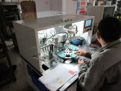 Keychain Hardware Automatic Assembly Process